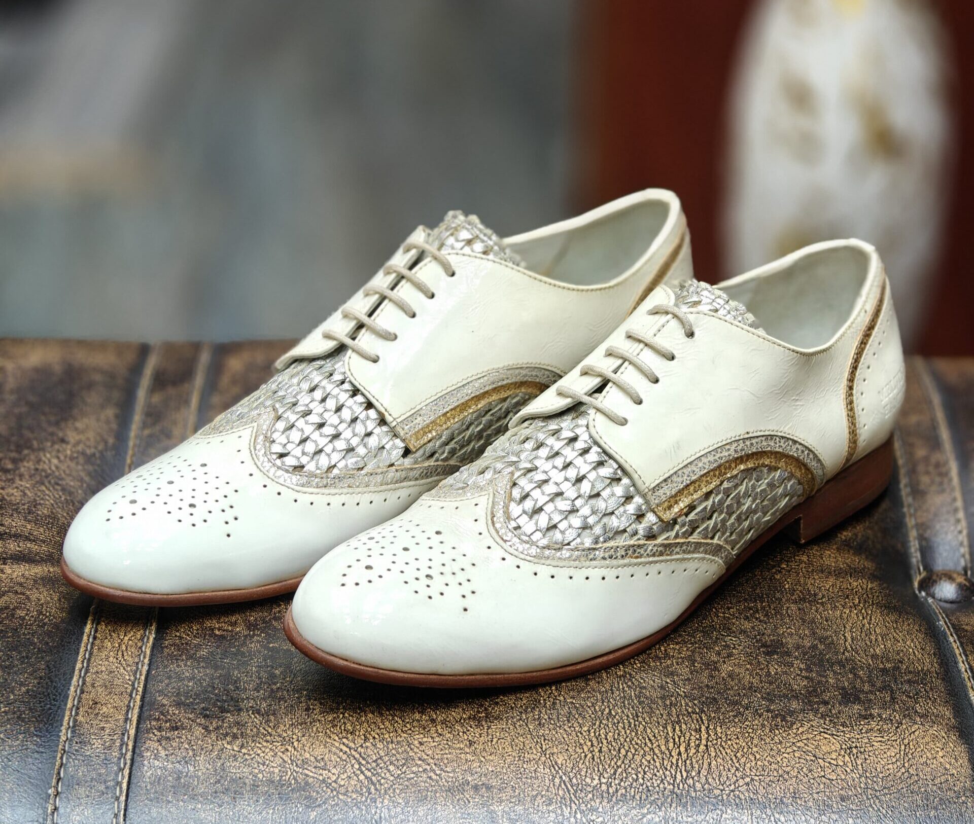 MELVIN & HAMILTON Offwhite Handcrafted Brogues - Perfect Shoes for Every Occasion
