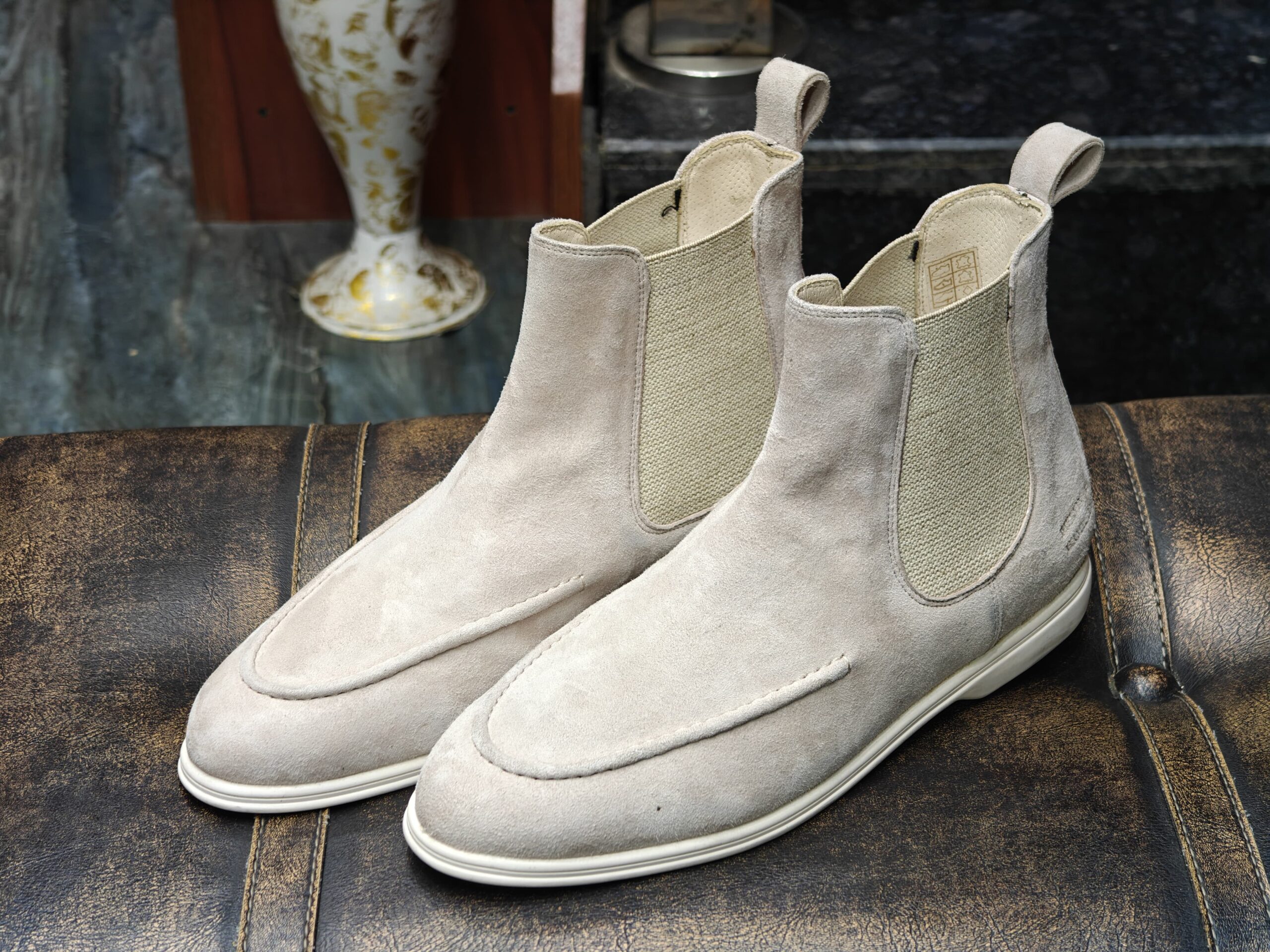 MELVIN & HAMILTON 1 Melvin & Hamilton Suede Lightweight Soft Chelsea - Effortless Style and Comfort